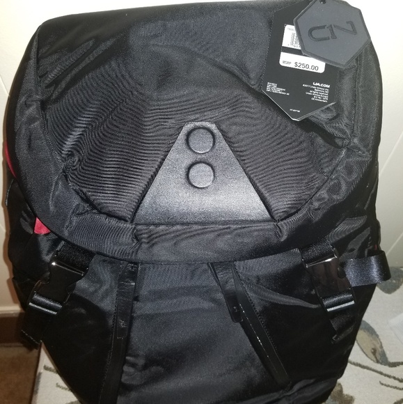 Backpack - Picture 6 of 7